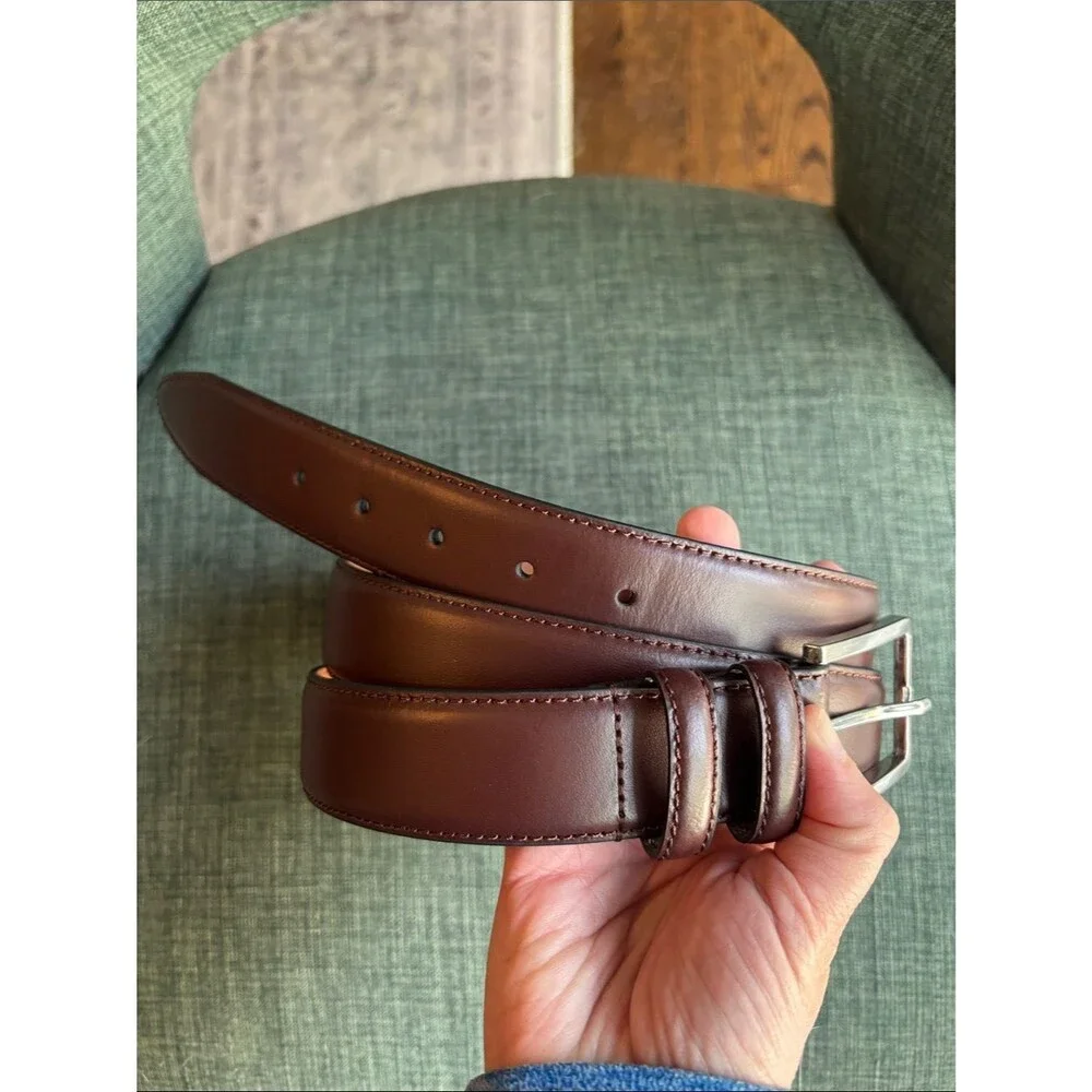 Men's Nordstrom Classic Brown genuine Leather Belt w/ Silver Buckle size 42 New